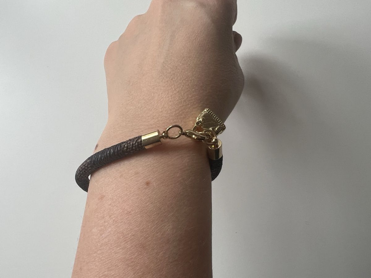 Bracciali & Braccialetti: Brown & Gold Bracelet with Charm – Usato da Zürich venduto da Vma_reuse 2