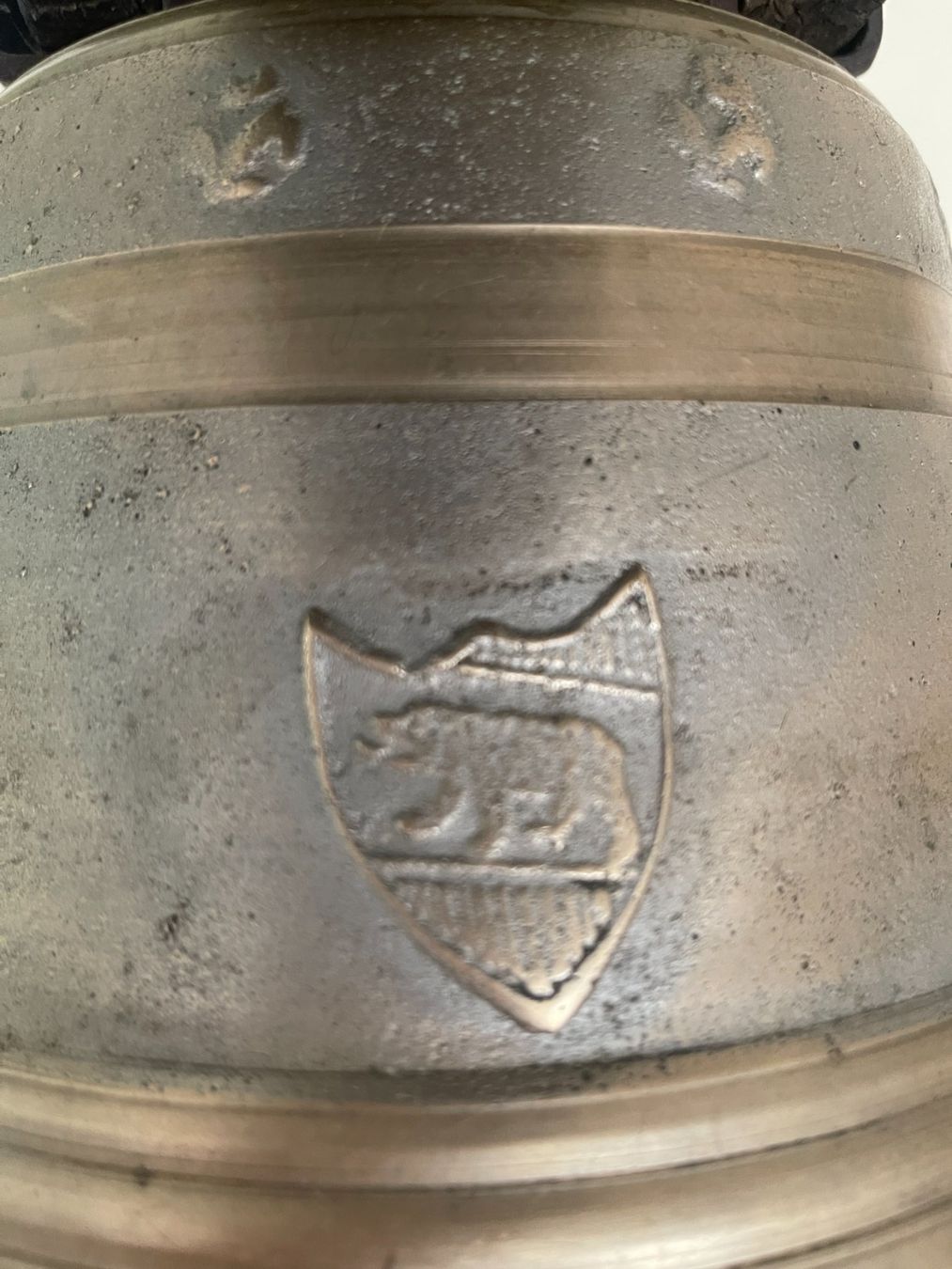 Campanacci mucche: Alte Schweizer Kuhglocke / Treichel mit original Ledergurt – Usato da Siblingen venduto da Woltersdorf50 4