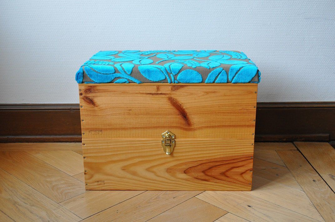 Truhen: Exklusive Sitztruhe/Sitzhocker/Möbel aus Weinkisten Mod. 10 – Neu (gemäss Beschreibung) aus Zürich von kisten-karl 4