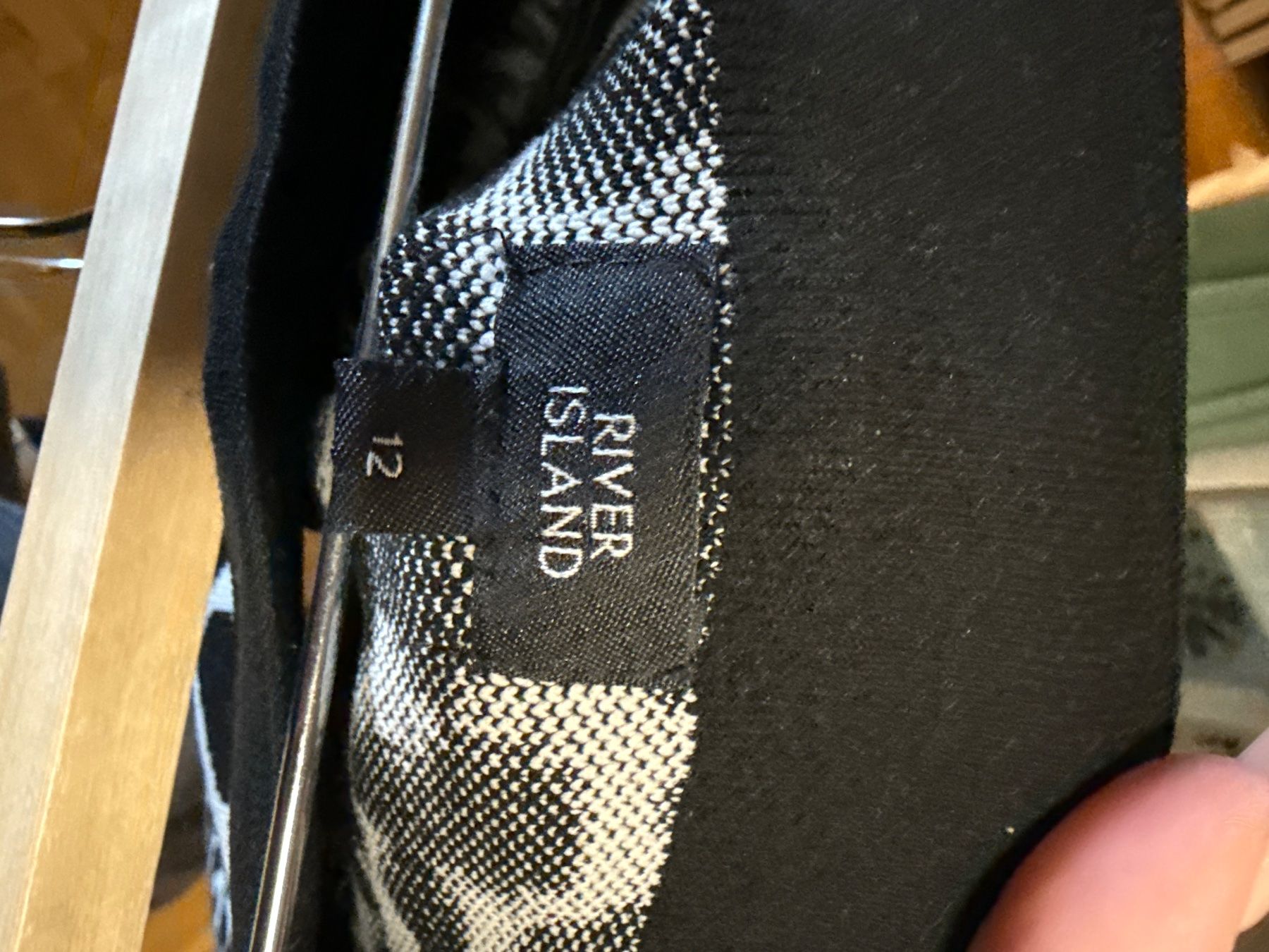 Gonne: Strick Rock Leo - River Island – Usato da Rorbas venduto da aitia 1