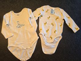 2 Langarm Bodys Grösse 62/68 beide mit Giraffen Motiven