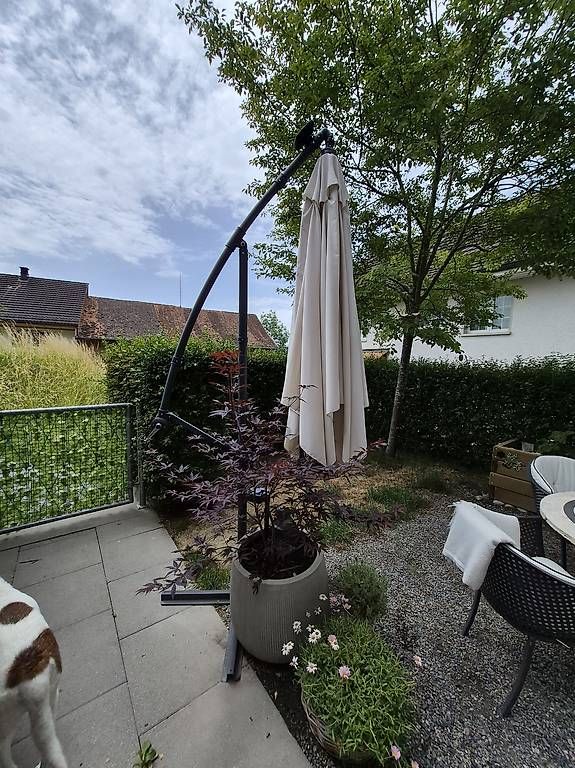 Ombrelloni: tectake Ampelschirm "Sunna" mit Solar-LED-Beleuchtung – Usato da Stettfurt venduto da Jezaig1989 1