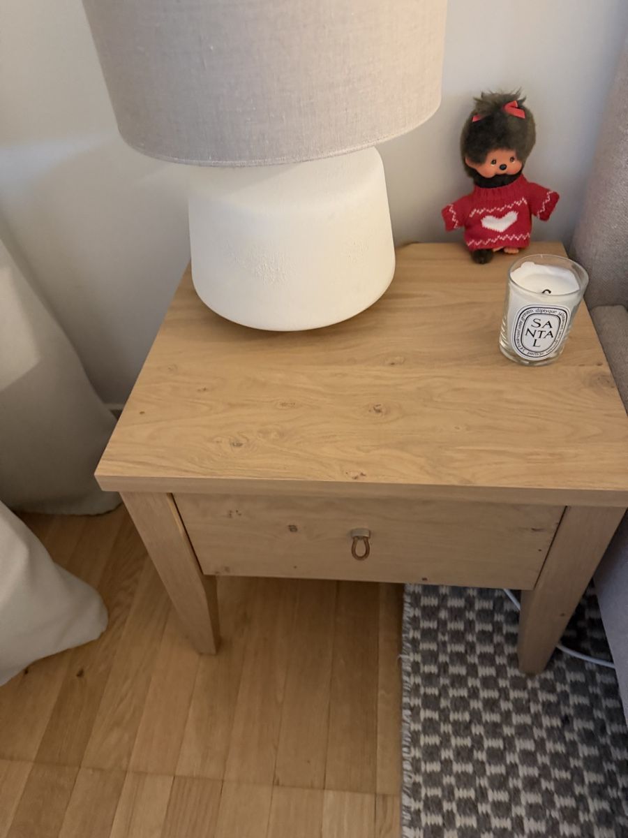 Comodini: 2 Oak Nightstands with Leather Detail – Usato da Zürich venduto da catfuso 1