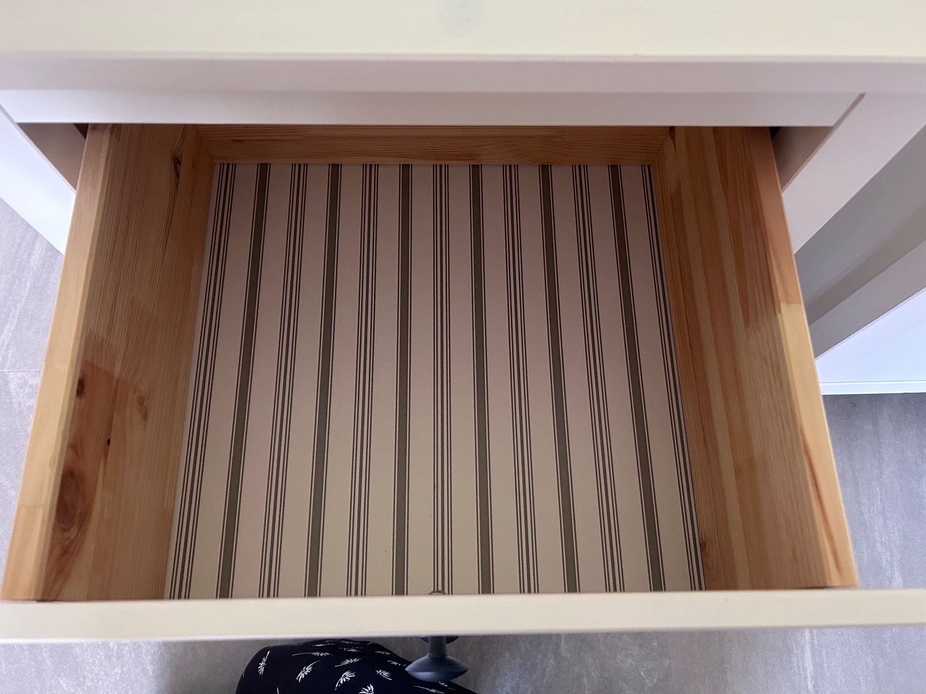 Ikea Tables de nuit: 2 Hemnes Nachttische – D'occasion à Heimberg par sb3627. 5