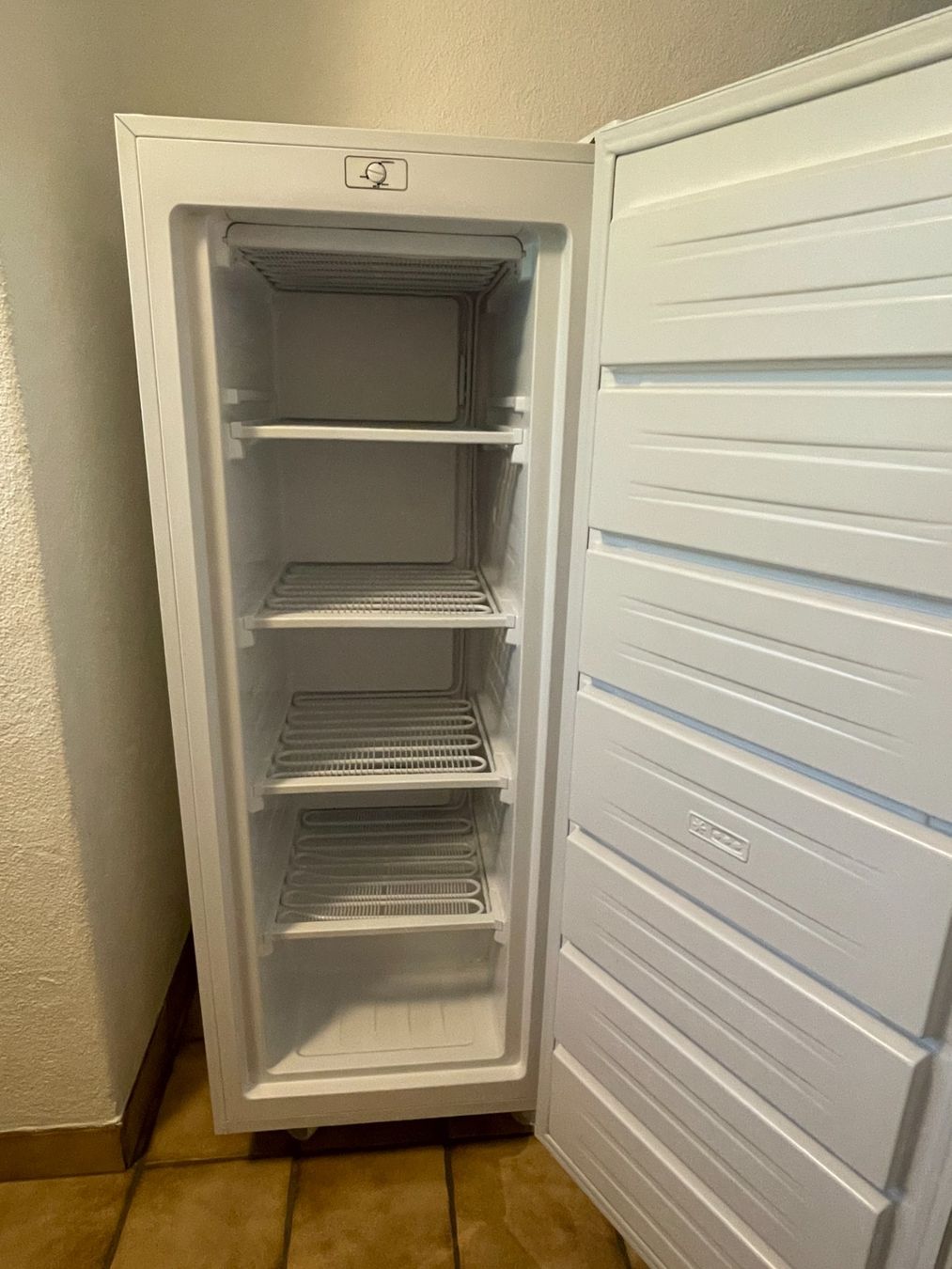 SPC Congelatori: Gefrierschrank – Usato da Schmerikon venduto da die_8b8m 2