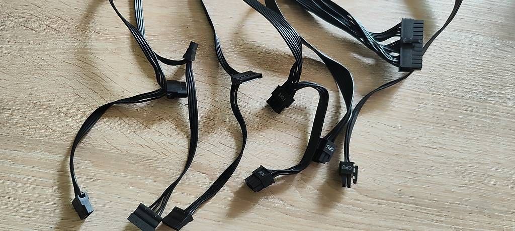 Componenti elettronici: TFDP TF800 800W ATX Netzteil – Usato da Rickenbach Sulz venduto da nna81 4