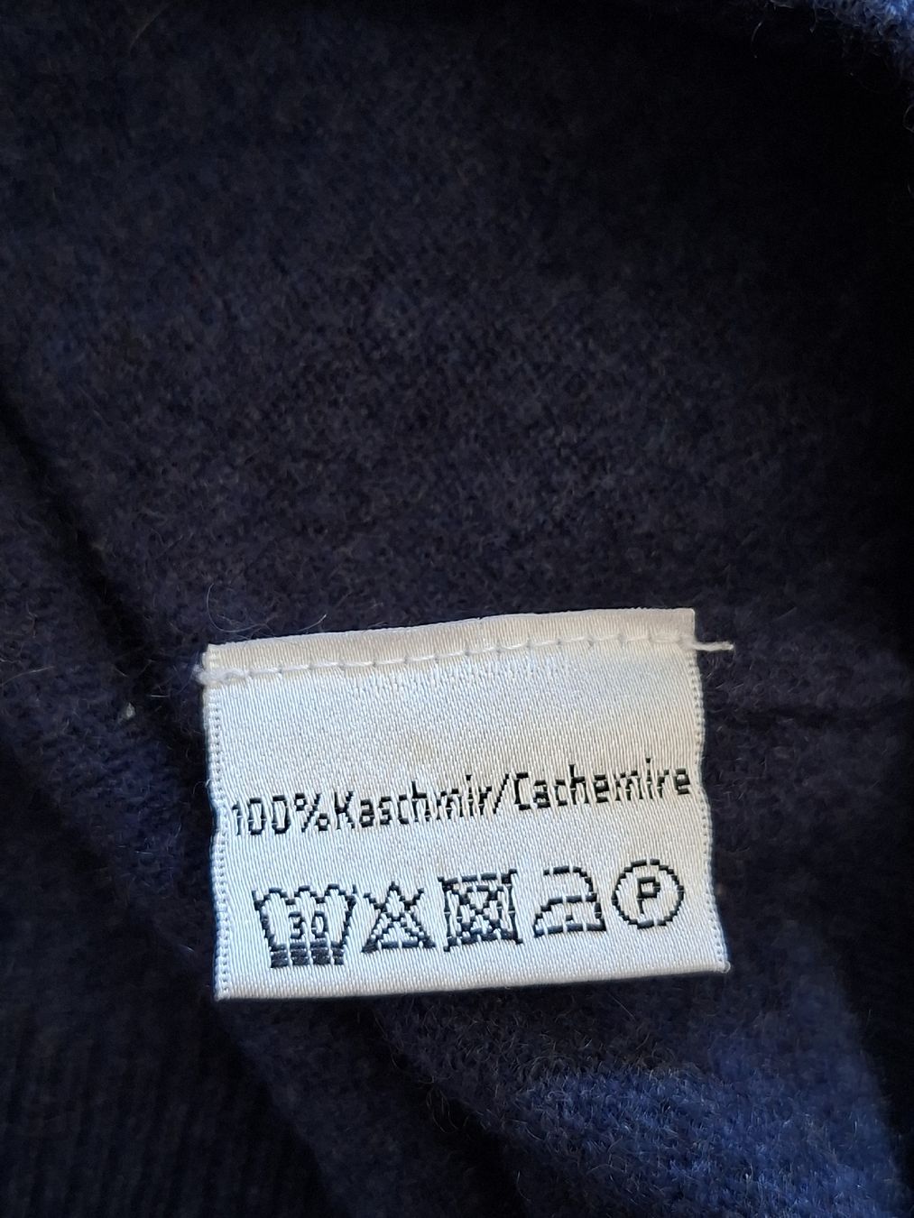 Maglioni & Felpe: Pull en 100 %cachemire bleu marine, – Usato da Renens VD venduto da ser_j2fn 7