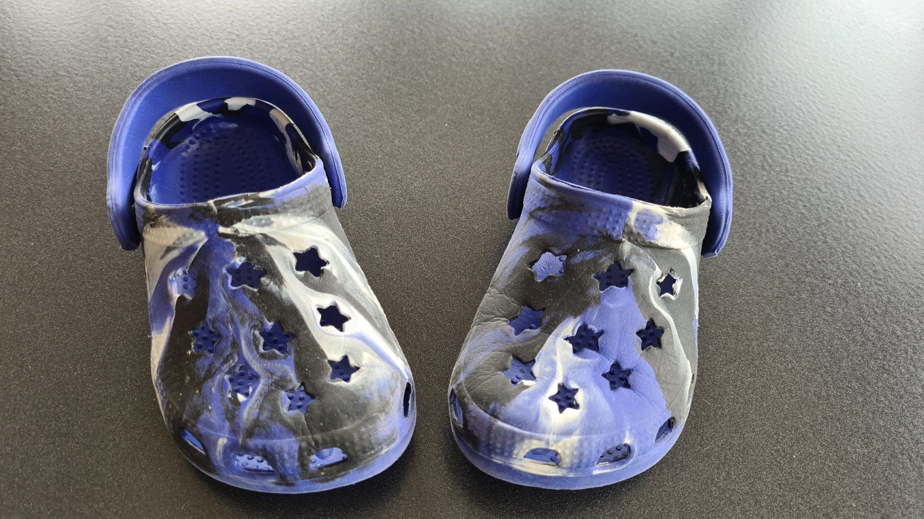 Chaussures garçon: Clogs Kinder – D'occasion à Obergösgen par schesom 3