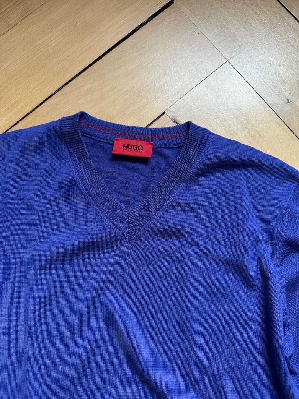 Hugo Boss Maglioni & Felpe: HUGO BOSS - Schruwolle Pullover violett M – Usato da Zürich venduto da Diazaio 1