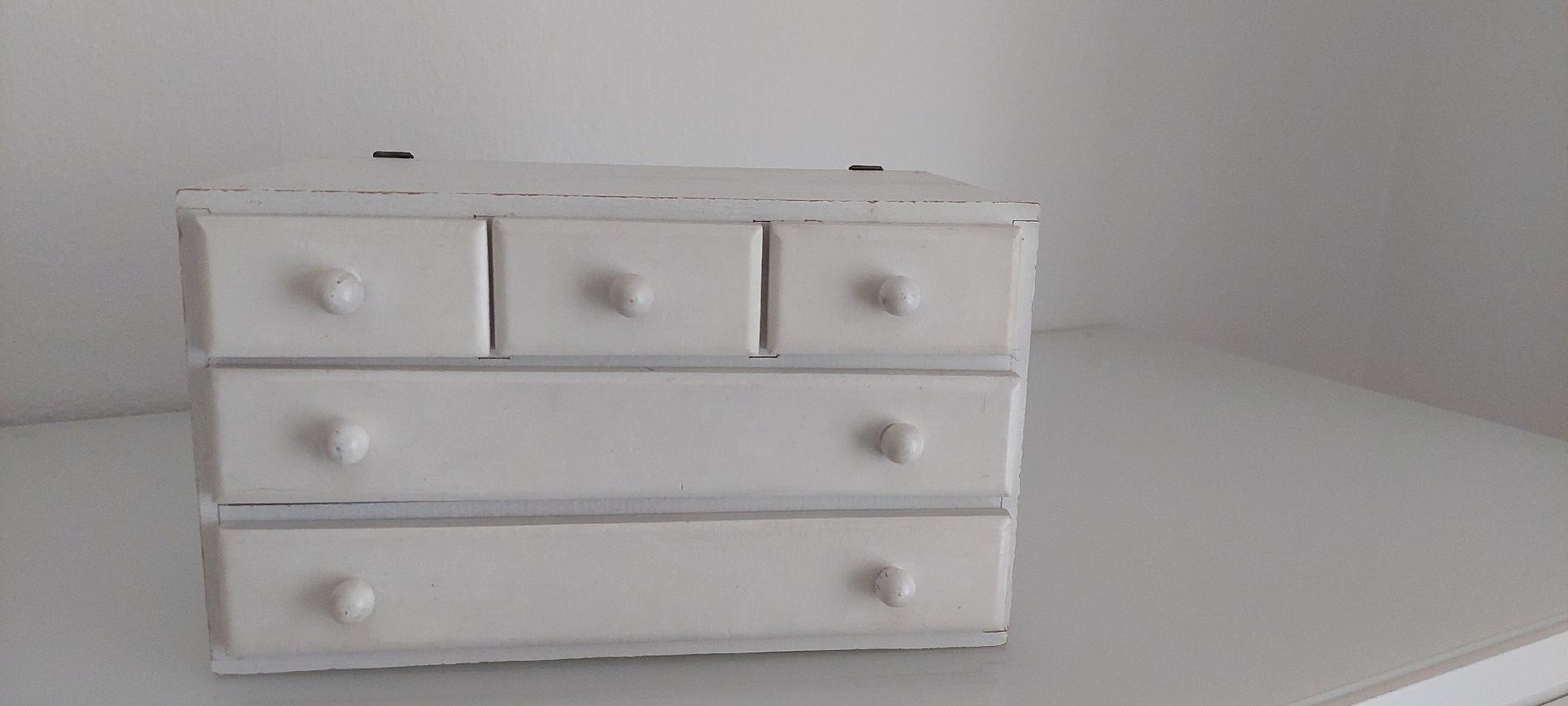 Cassettiere: Weisse Mini-Kommode / Schmuckschatulle, Vintage-Look. – Usato da Kreuzlingen venduto da peugeotj9