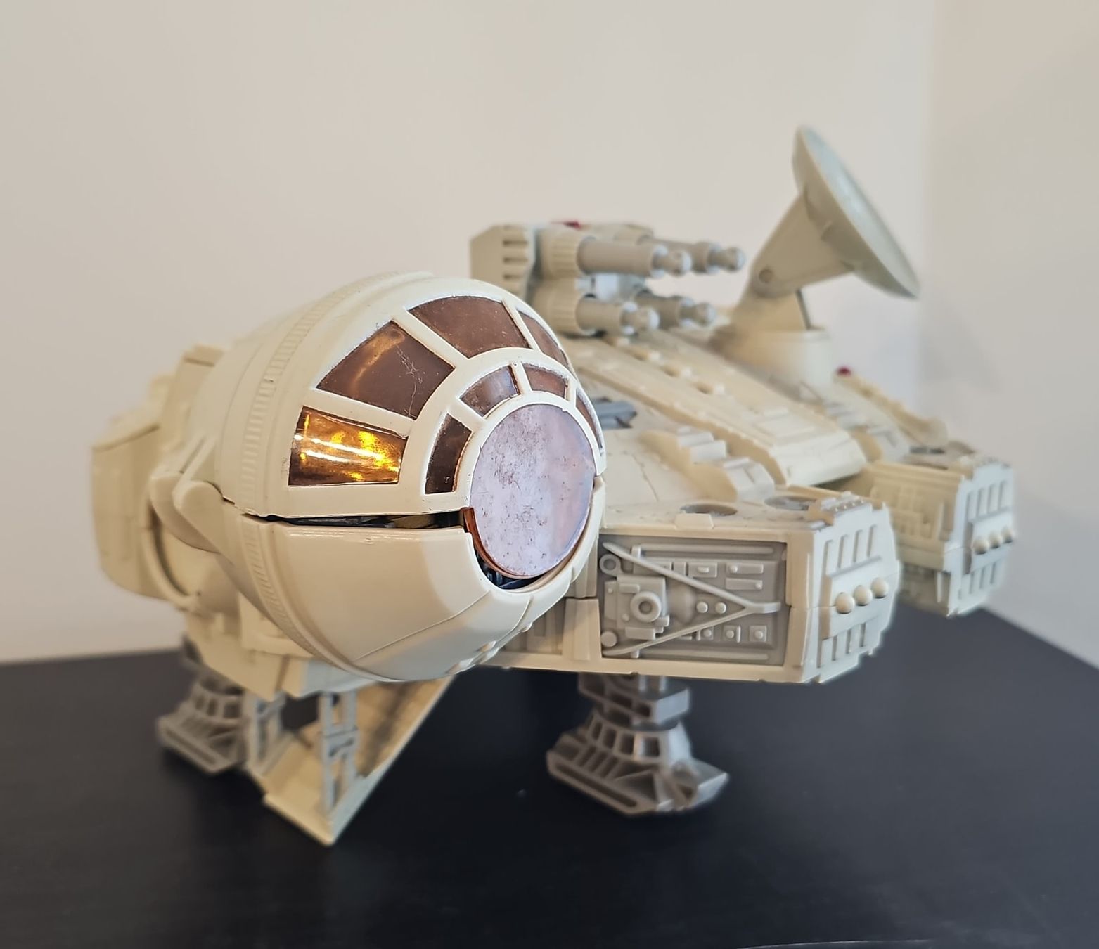 Star Wars Giocattoli: Faucon Millenium et figurines Star Wars – Usato da Neuchâtel venduto da Opportunity65