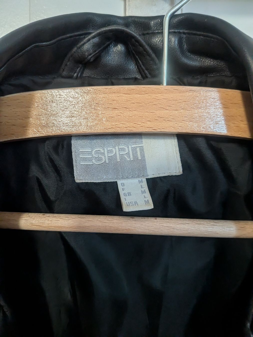 Esprit Jacken: Esprit Faux Leder Jacke  – Neu (gemäss Beschreibung) aus Aesch BL von Catjpa 3