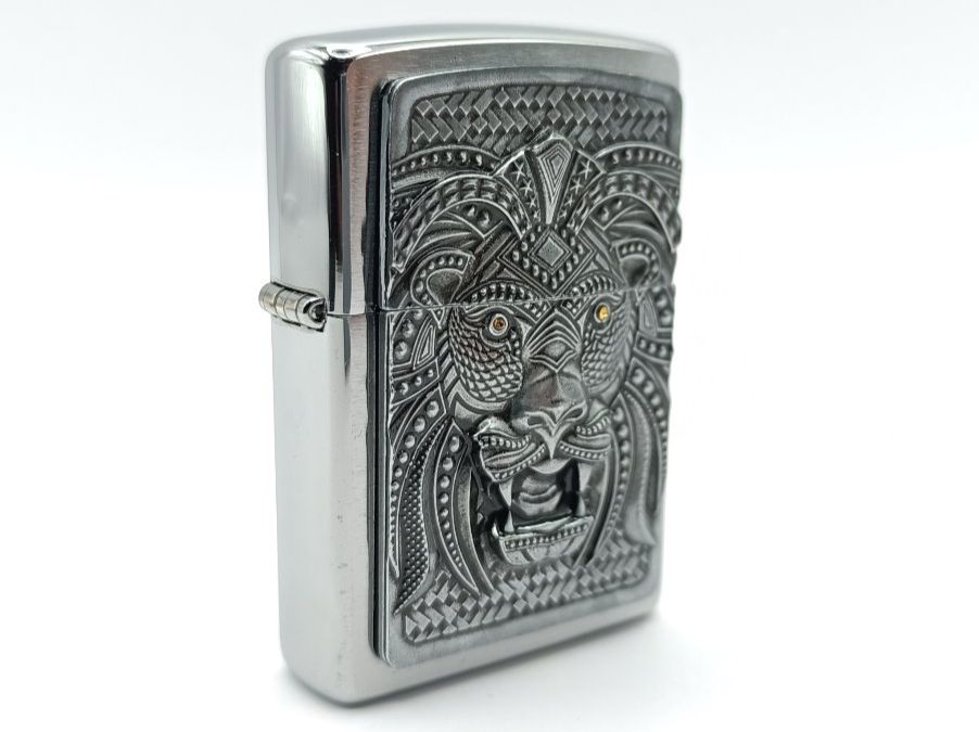 Zippo Accendini: ZIPPO Löwe Emblem Feuerzeug 2005906 – Nuovo e nell'imballaggio originale da Ennenda venduto da Benzinflamme 1