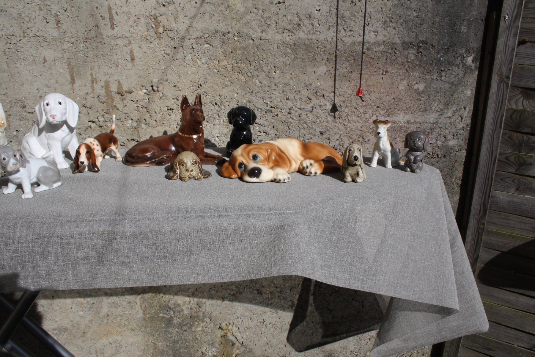 Statuette: HUNDE FIGUR / EN EINE GANZE SAMMLUNG – Usato da Wauwil venduto da Pneuedy 9