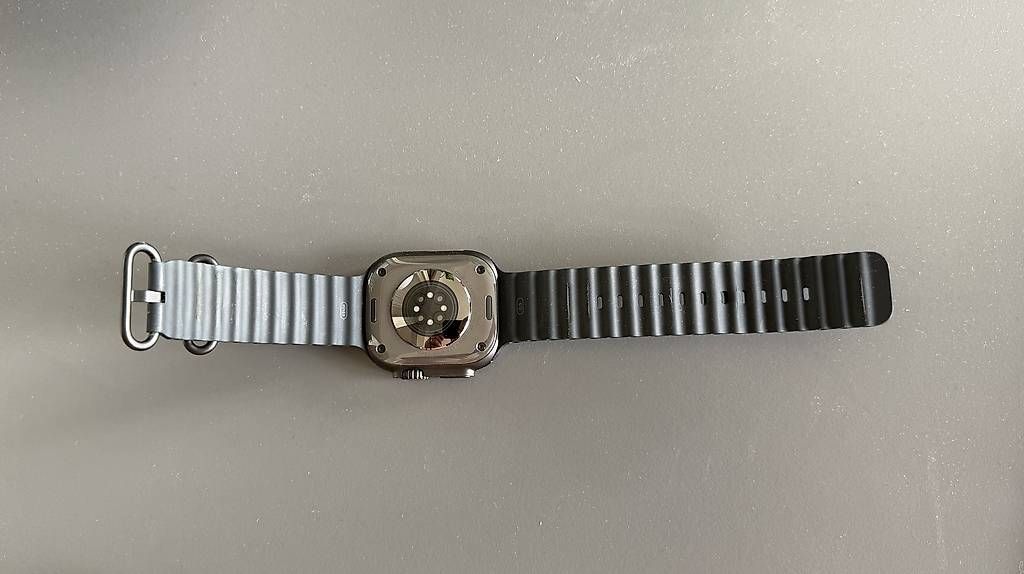 Smartwatch: Apple Watch Ultra 2 – D'occasion à Fribourg par giu_r99y 1