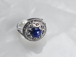 Ring aus Silber mit Lapislazuli