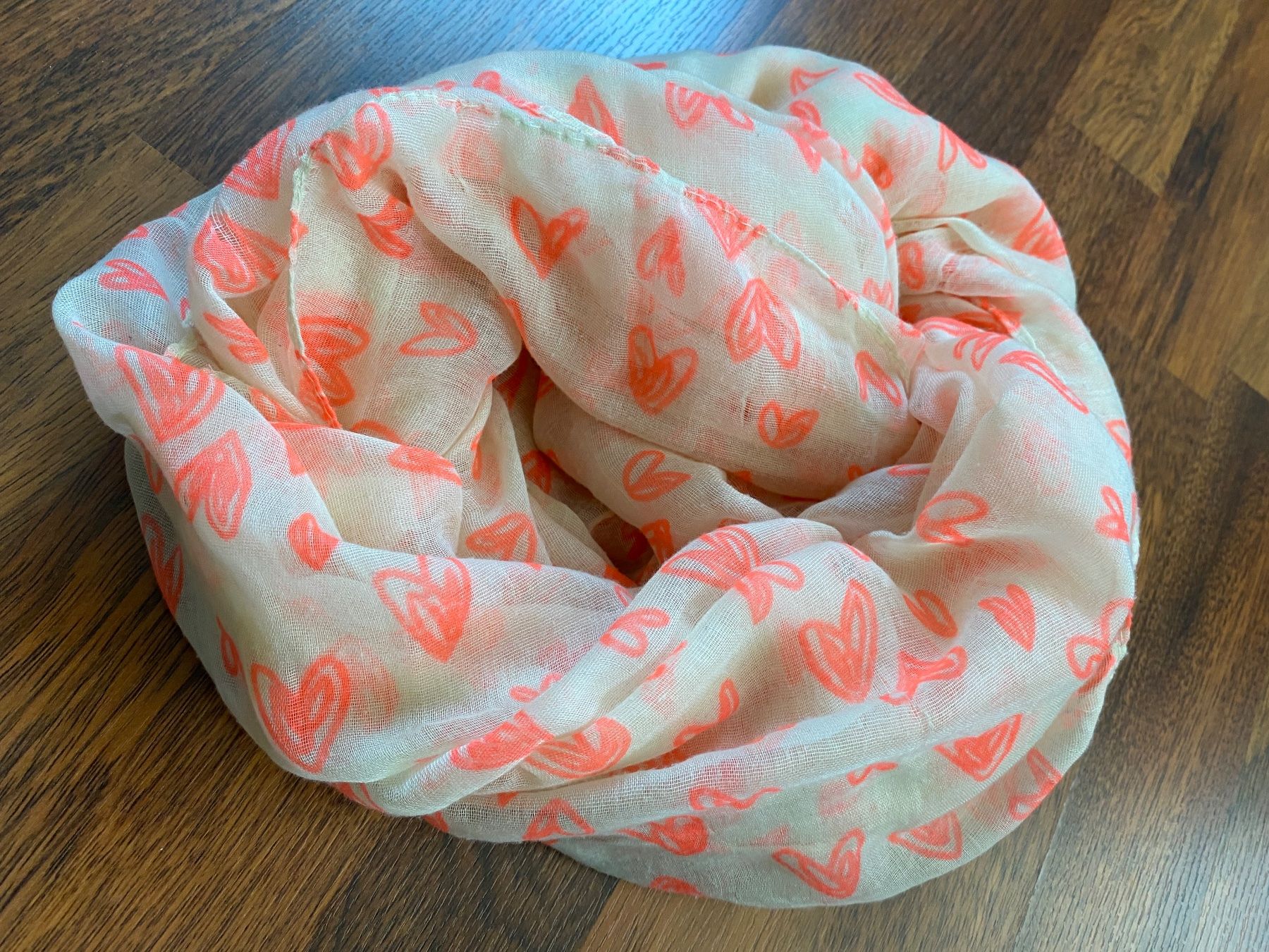 Foulard & Sciarpe: Leichtes Tuch mit Herzen-Muster – Usato da Stadel b. Niederglatt venduto da sandart 3