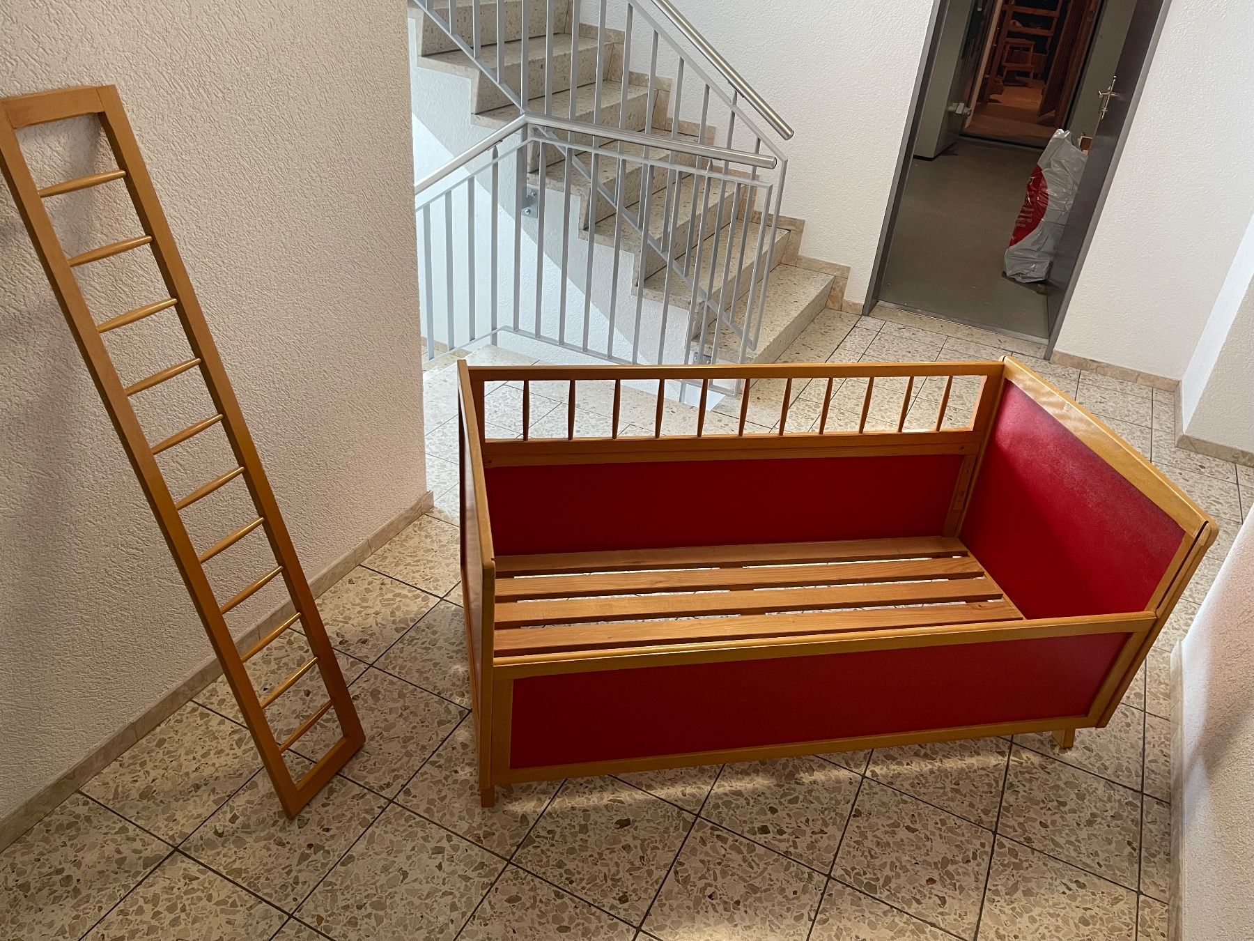 Betten: Vintage Kinderbett – Gebraucht aus St. Gallen von Jgmuer 4