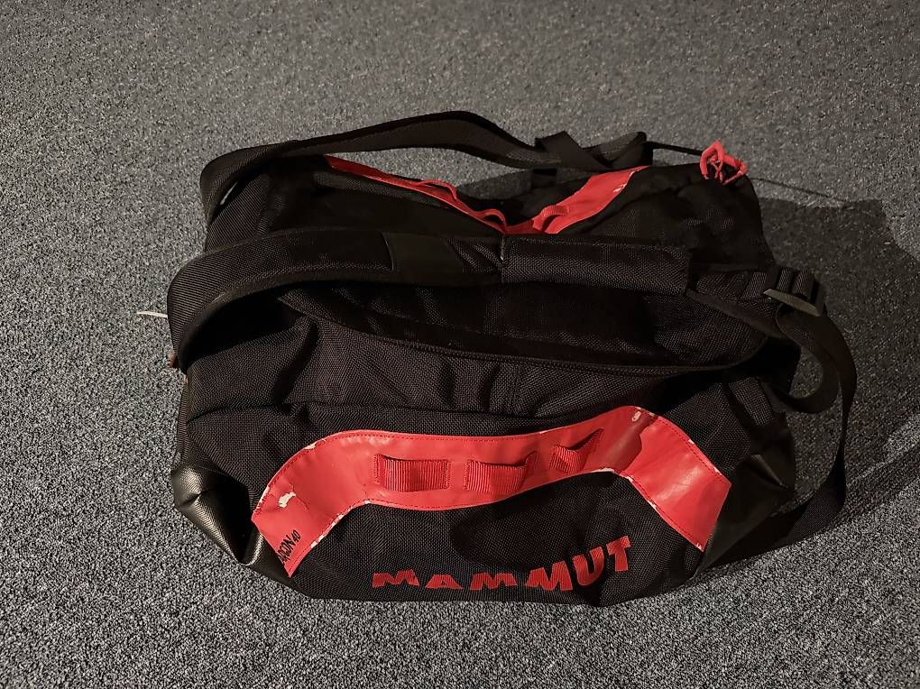 Mammut Borse: Mammut Cargon 40 Rucksack Tasche – Usato da Rorbas venduto da Astrafix