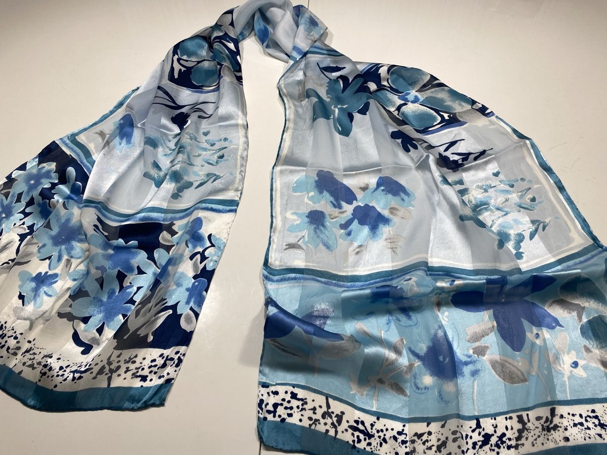 Foulard & Sciarpe: Seiden Schal 🌸 – Usato da Opfikon venduto da Luis144
