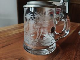 2 Bierkrüge mit Zinndeckel Glas graviert guter Zustand