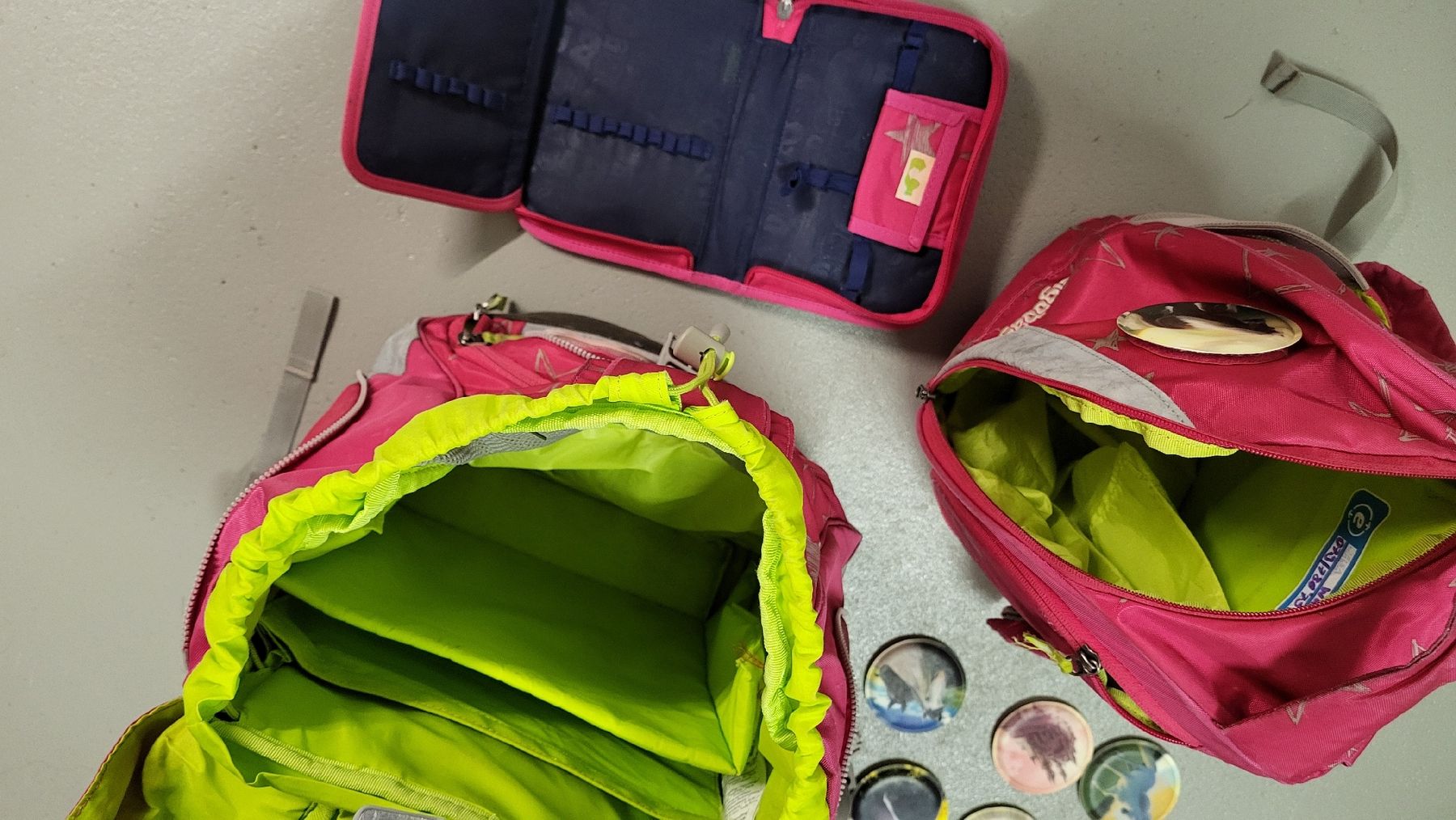 Ergobag Kindertaschen: Ergobag Schulrucksack Set Pink Sterne Mädchen gebraucht – Gebraucht aus Strengelbach von diawit 1
