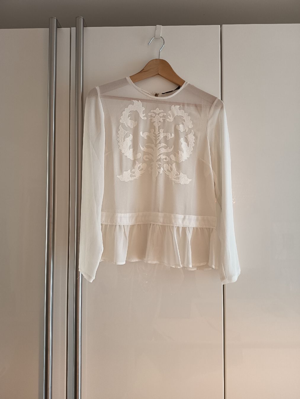 Blusen: White Blouse – Neu (gemäss Beschreibung) aus Basel von beg_6v7r