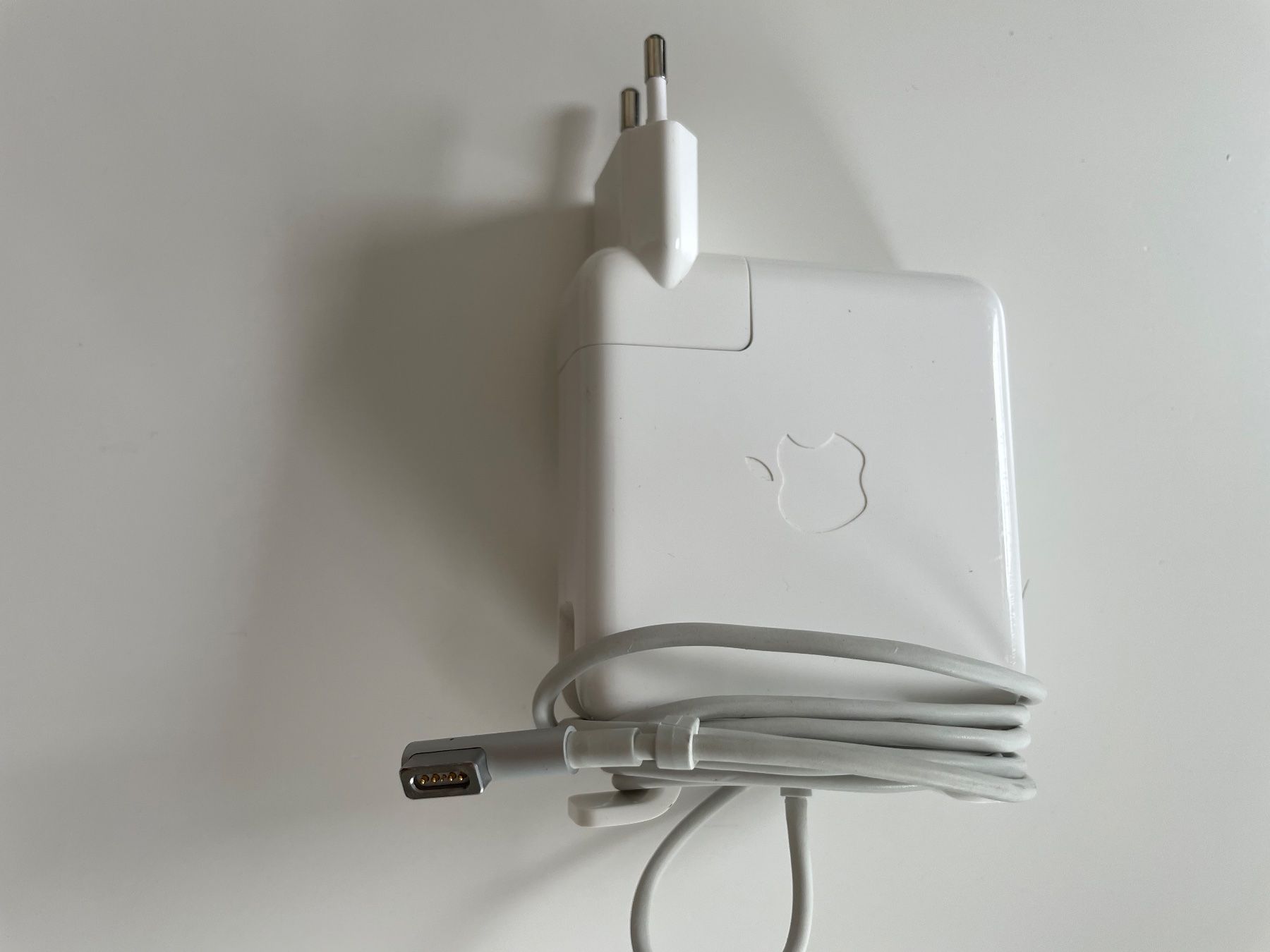 Apple Caricabatterie: Apple 85W MagSafe chargeur – Usato da Fully venduto da Microbevi2012