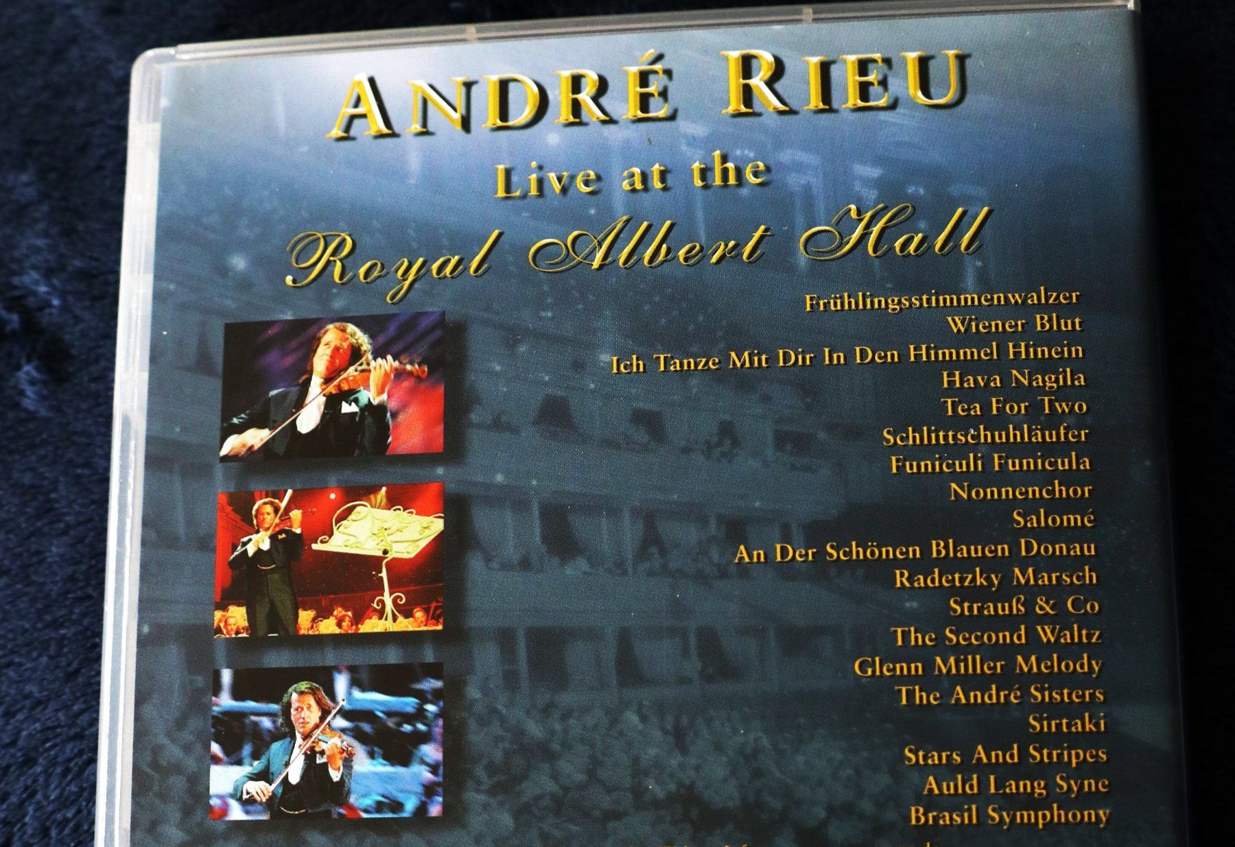Tutti i DVDs: ANDRÉ RIEU - Live At The Royal Albert Hall – Nuovo (secondo la descrizione) da Riedikon venduto da gra_r5w8 1