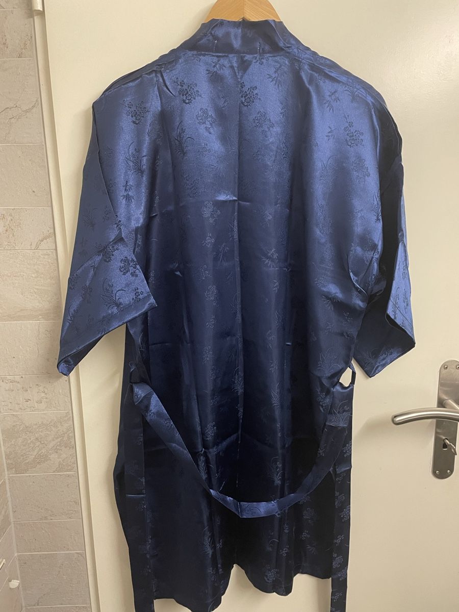 Accappatoi: Silk Dressing Gown Oriental Blue – Nuovo e nell'imballaggio originale da Buttikon SZ venduto da trzurigo 2