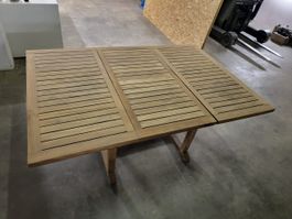 Massiver ausziehbaren Gartentisch aus Teakholz, Ausziehbar.