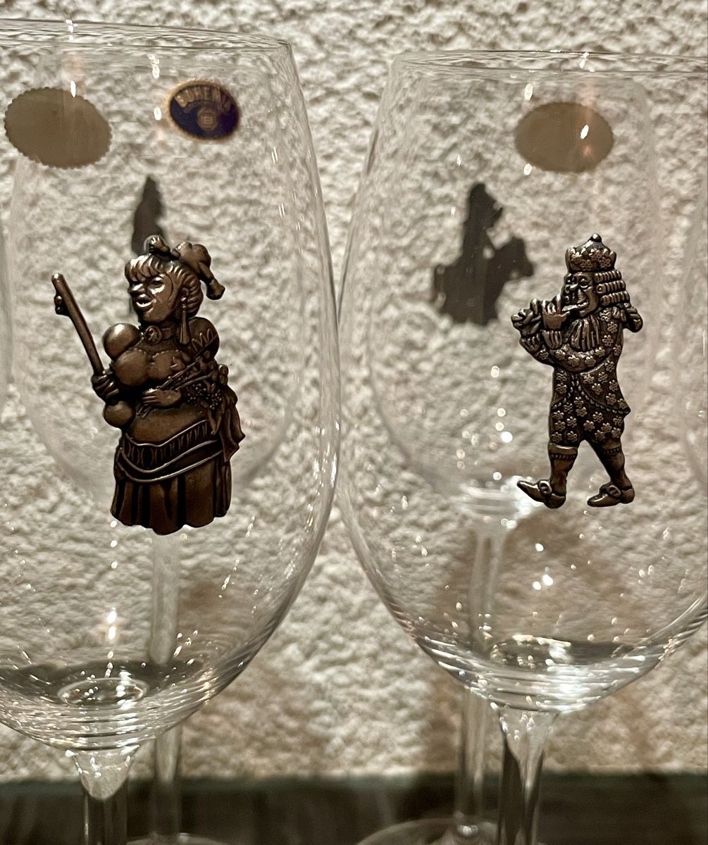 Caraffe: Weingläser Basler Fasnacht – Nuovo (secondo la descrizione) da Binningen venduto da gut_p9jq 1