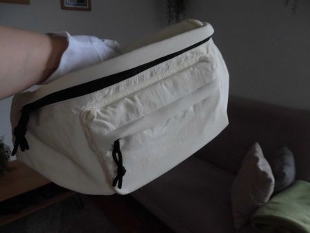 Body bag/Gürteltasche/GU/White aus Japan New!