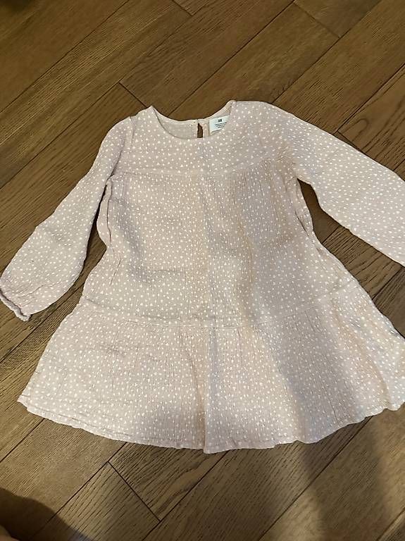 H&M Robes et jupes: Kleid Grösse 116 – D'occasion à Mülligen par and_djv9