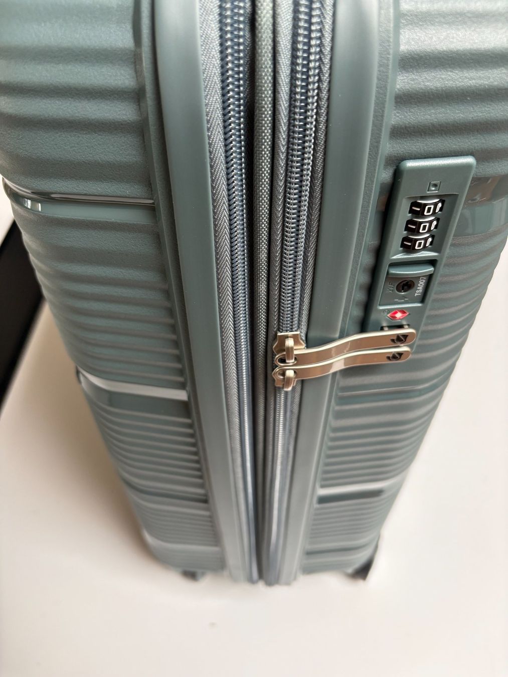 Altro in Aeronautica: Gladiator - Bionic Cabin Trolley in Grün – Nuovo (secondo la descrizione) da Zug venduto da isdach 5