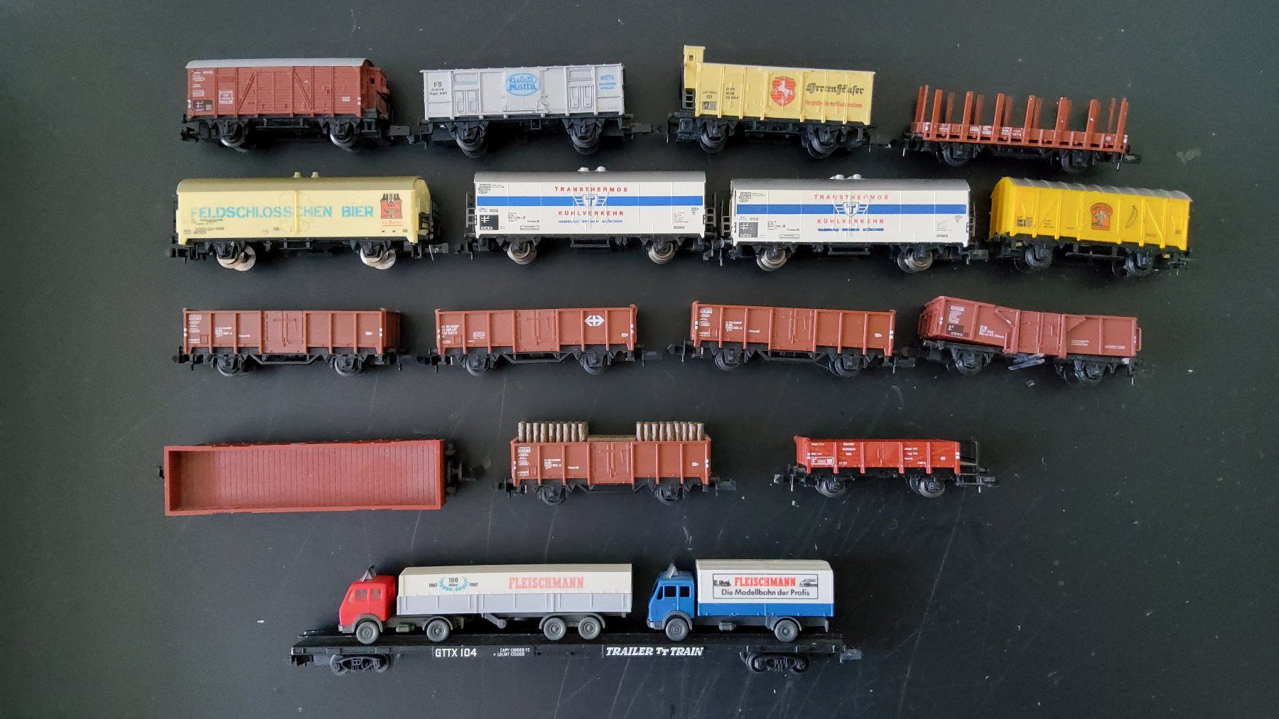 Modellini di ferrovie: 16 Güterwagen, Spur N, gebraucht – Usato da Hinterkappelen venduto da himi02
