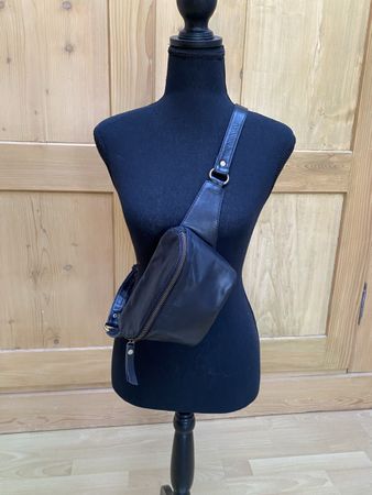 Leder Bauchtasche Gürteltasche, Schwarz, Top!