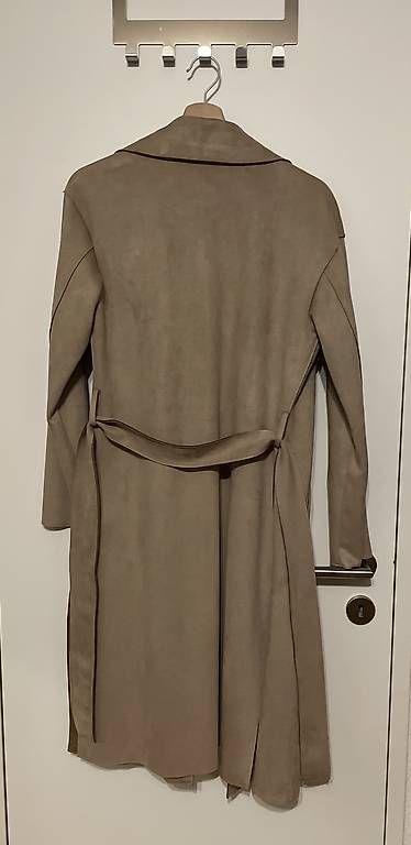 Cappotti: Neuer Trenchcoat in Wildlederoptik Gr. 36 – Usato da Villmergen venduto da supidupi23 3