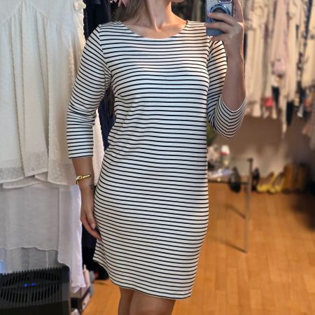 Elegantes Streifenkleid Gr. M/L – neuwertig 🤍