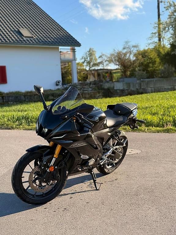 Strada: YAMAHA YZF-R 125 ABS – Usato da Fahrwangen venduto da kry_5kbd 1