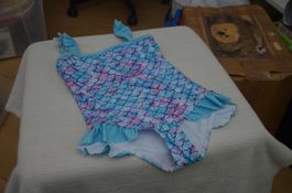 TAILLE 116-120  - MAILLOT DE BAIN - NEU