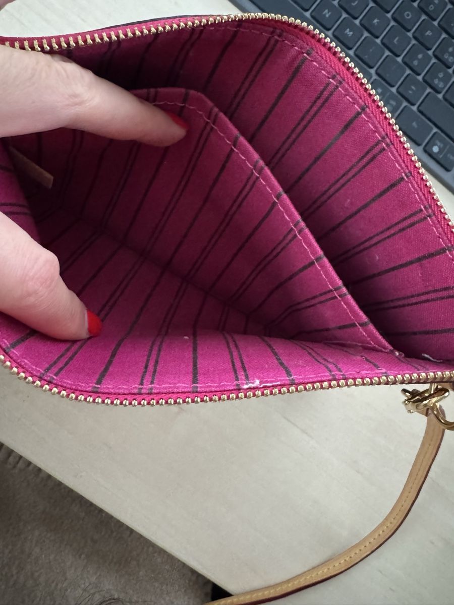 Louis Vuitton Custodie per cosmetici: Neverfull Pochette Louis Vuitton – Nuovo (secondo la descrizione) da Zürich venduto da pri_8z7k 3