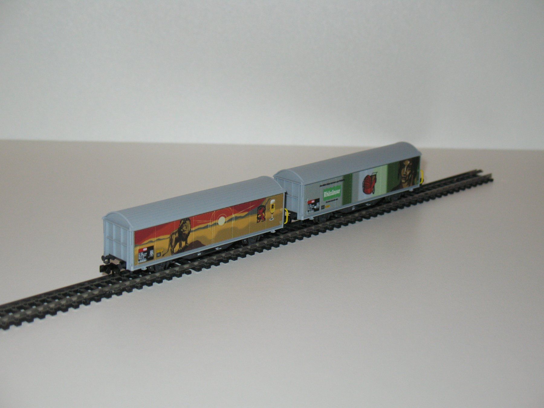 Trix Modellini di ferrovie: SBB Schiebewandwagen-Set "Feldschlösschen" N/ Minitrix 15610 – Usato da Ettiswil venduto da Caapraibex 4