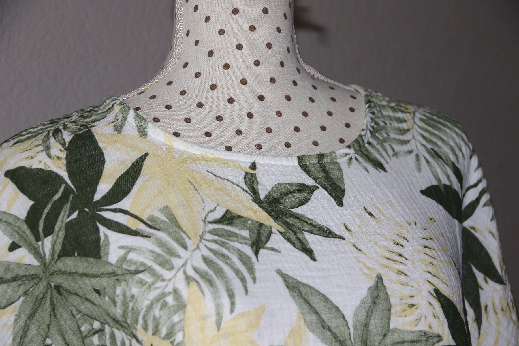 Camicette: Wunderschöne Musselin Bluse aus 100% Cotton eher Gr.M  NEU – Nuovo (secondo la descrizione) da Oberwil-Lieli venduto da Svetlana28 1