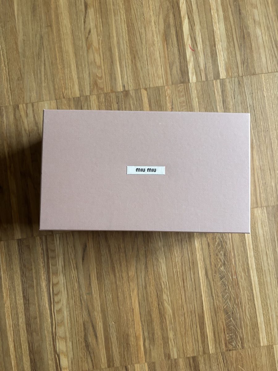 Scarpe da uomo: Miu Miu Box. Neu! – Nuovo (secondo la descrizione) da Luzern venduto da lor_x8hx