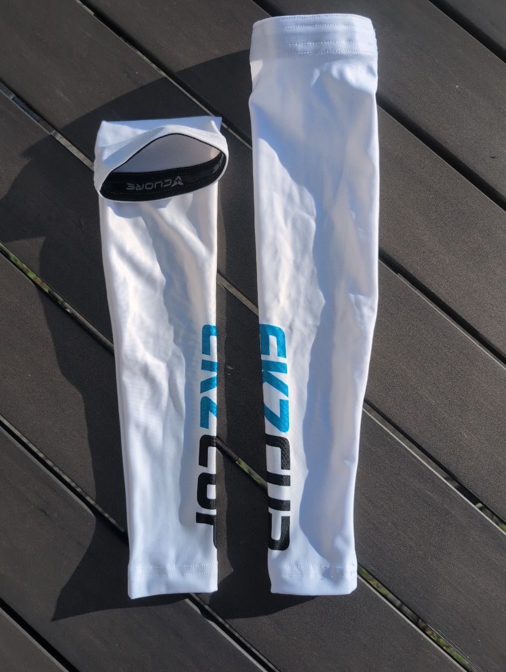 Leibchen & Hosen: Armlinge CUORE Gr. S Trikot – Neu (gemäss Beschreibung) aus Rieden SG von Sametito