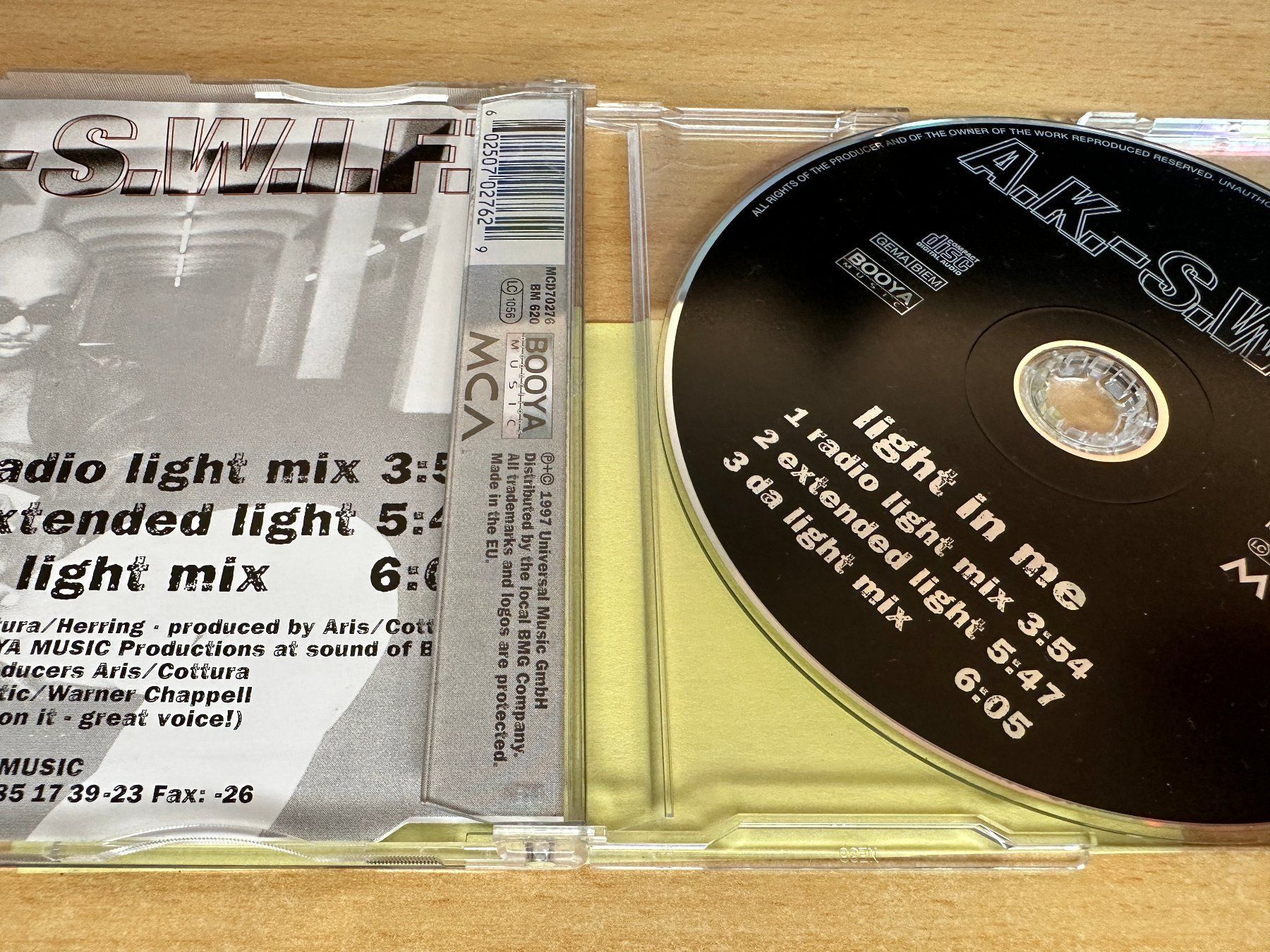 CDs: A.K.-S.W.I.F.T. – Light In Me - Maxi  Single CD – D'occasion à Rikon im Tösstal par Alpenmutz 1