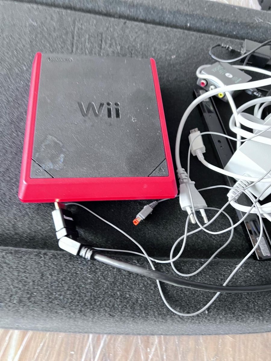 Nintendo Console: Wii Konsole mit Spiel – Usato da Schaan venduto da mugerle