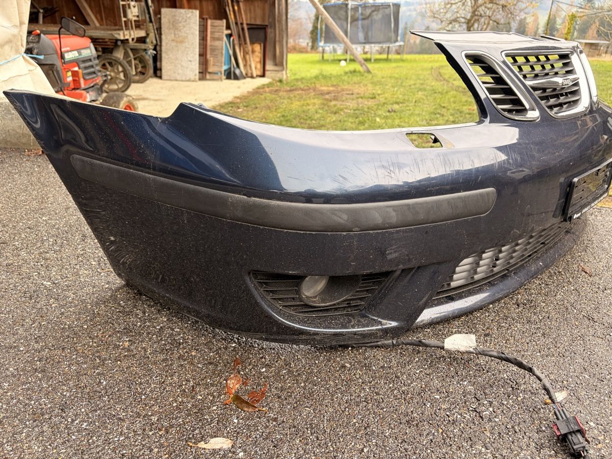 Saab Tutti pezzi di ricambio auto: SAAB 9-5 Stossstange – Usato da Unterkulm venduto da YS3 1