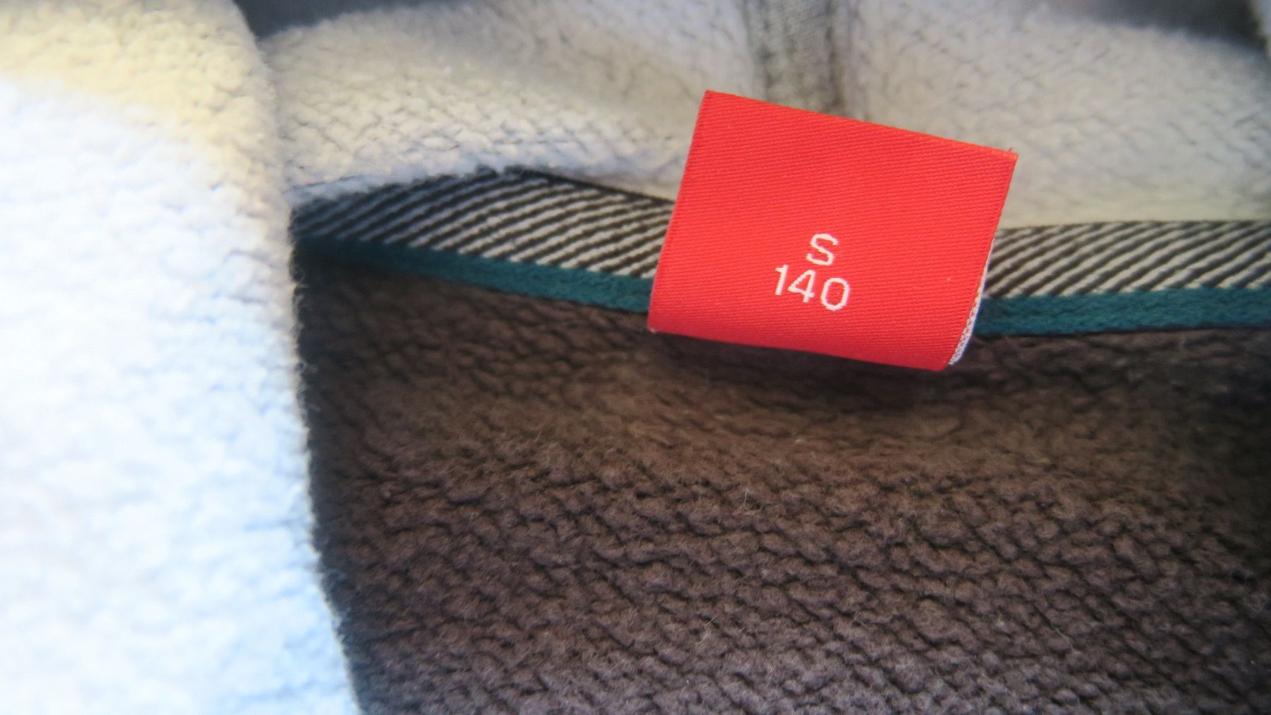 S.Oliver Maglioni & Felpe: Kapuzenpullover S. Oliver Gr. 140 – Usato da Davos Platz venduto da Infinity795 3
